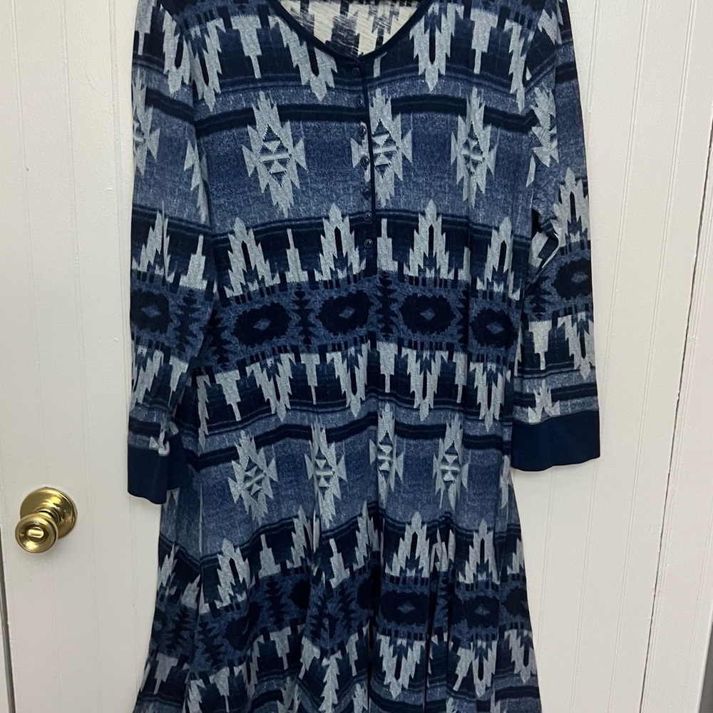 Ralph Lauren Blue and White Patterned Top - Picture 4 of 4